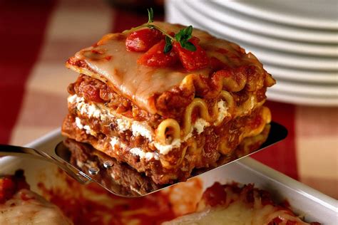 Meaty Lasagna .